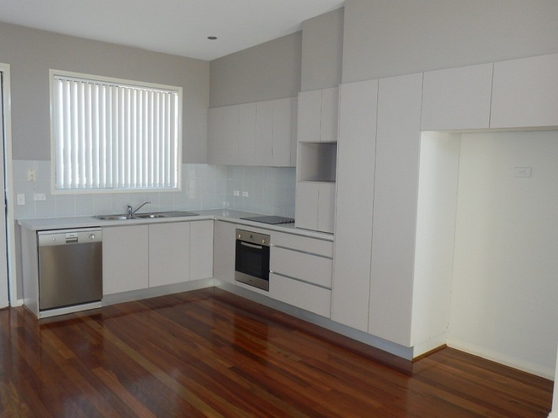 2/55 Korrongulla Crescent, Primbee NSW 2502