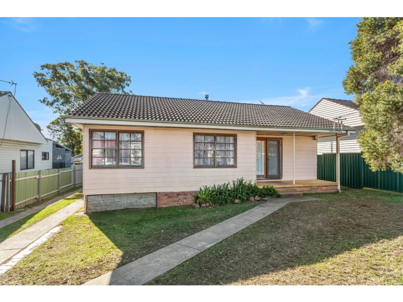 16 Deakin Street, Oak Flats NSW 2529