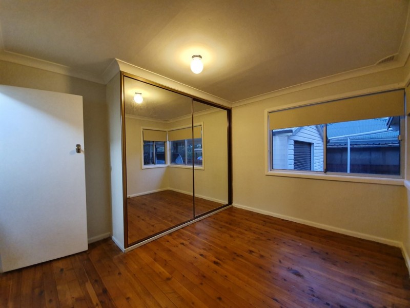 15 Central Avenue, Oak Flats NSW 2529