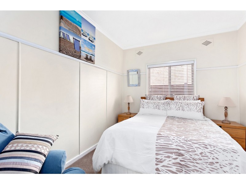 4 John Street, Shellharbour NSW 2529