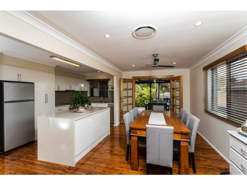 16 Barton Street,, Oak Flats NSW 2529