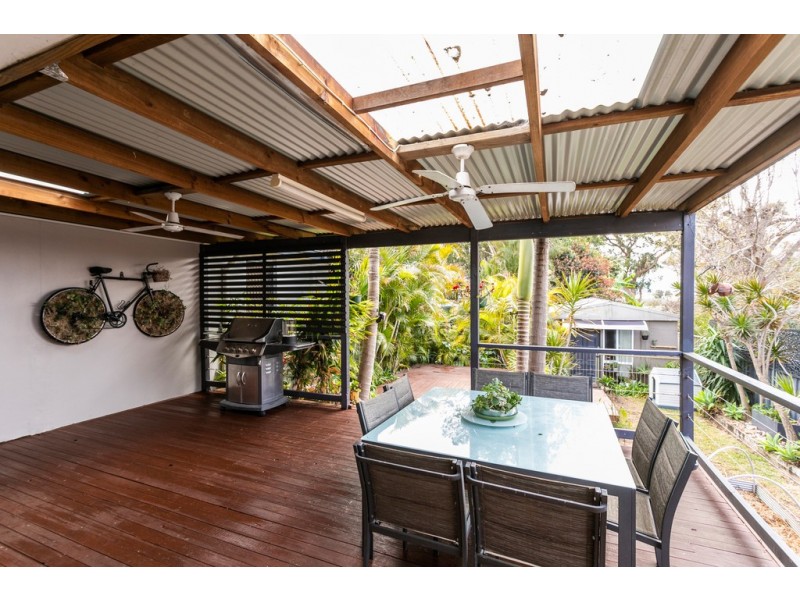 16 Barton Street,, Oak Flats NSW 2529