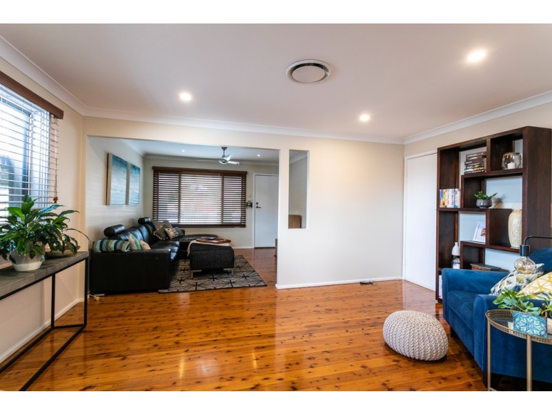 16 Barton Street,, Oak Flats NSW 2529
