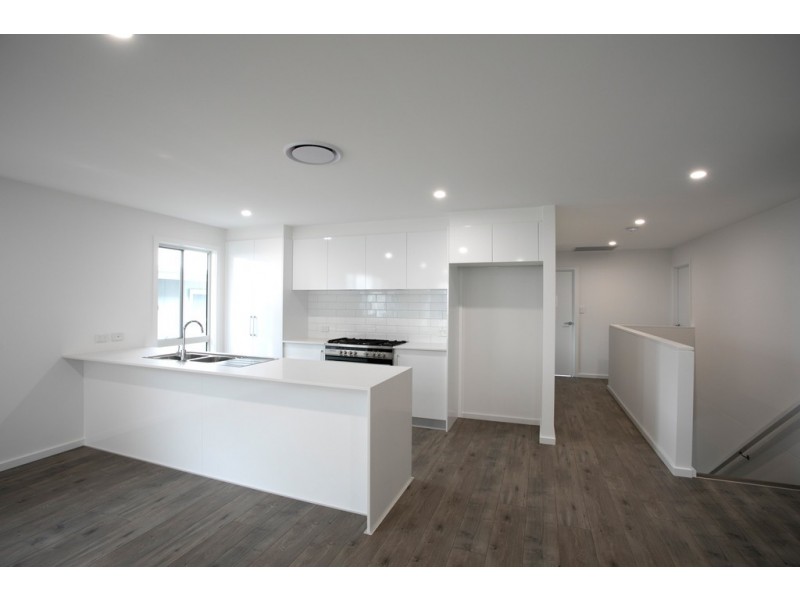 7 McNevin Close, Calderwood NSW 2527