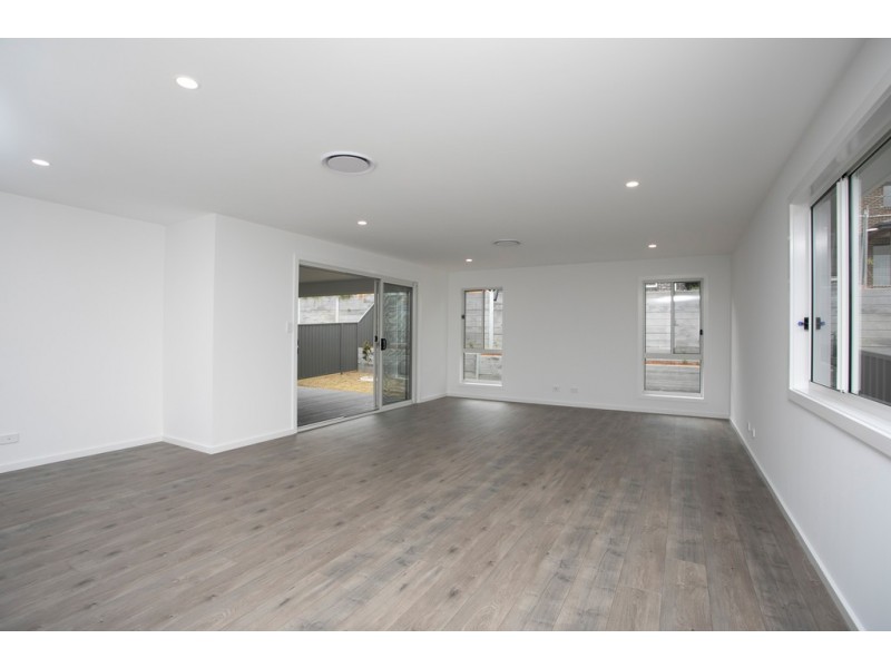 7 McNevin Close, Calderwood NSW 2527