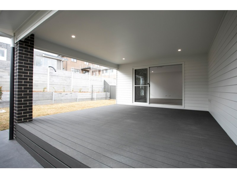 7 McNevin Close, Calderwood NSW 2527