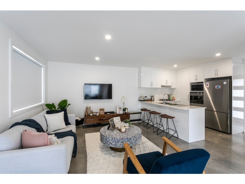 113 Madigan Boulevarde, Mount Warrigal NSW 2528