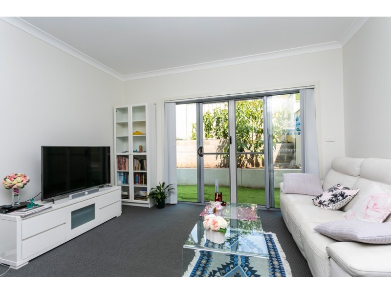 10/125 LAKE ENTRANCE ROAD, Barrack Heights NSW 2528