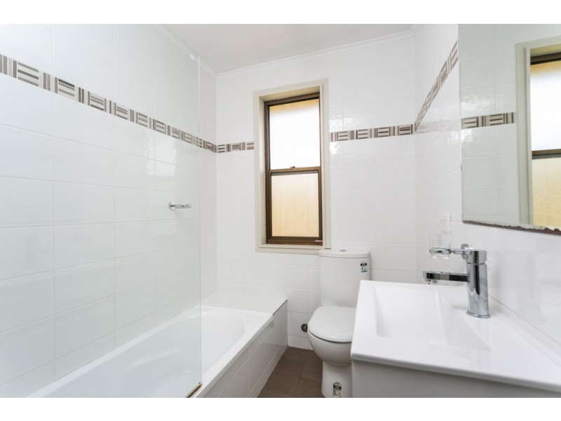 77 Queen Street, Lake Illawarra NSW 2528