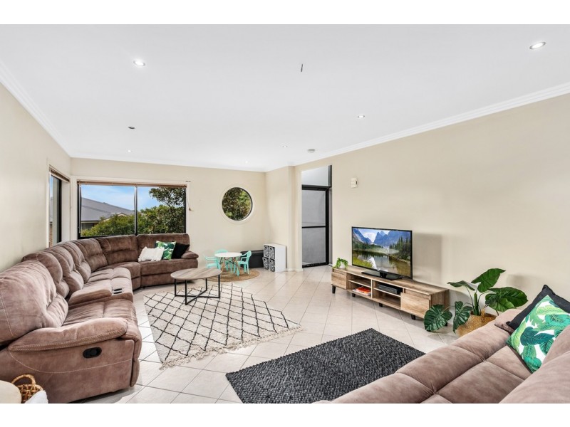 1 Hayman Crescent, Shell Cove NSW 2529