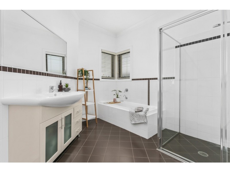 1 Hayman Crescent, Shell Cove NSW 2529