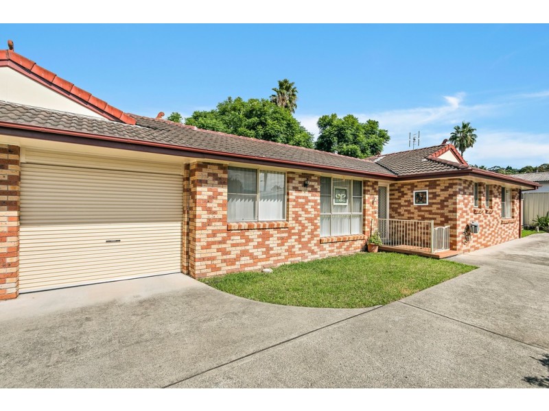 2/61 Charlotte Crescent, Albion Park NSW 2527