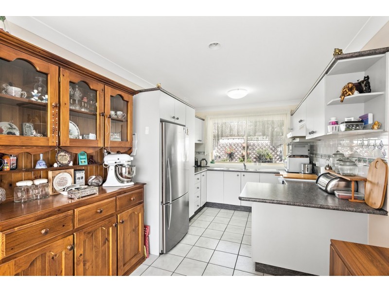 2/61 Charlotte Crescent, Albion Park NSW 2527