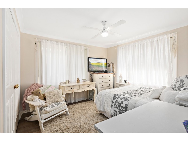 2/61 Charlotte Crescent, Albion Park NSW 2527