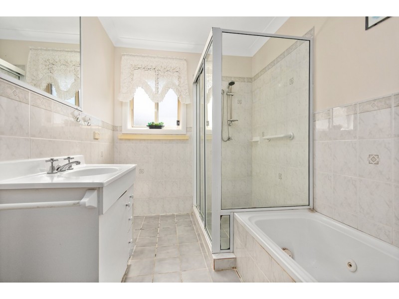 2/61 Charlotte Crescent, Albion Park NSW 2527