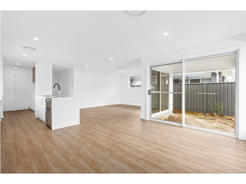 6 Coral Tree Crescent, Calderwood NSW 2527