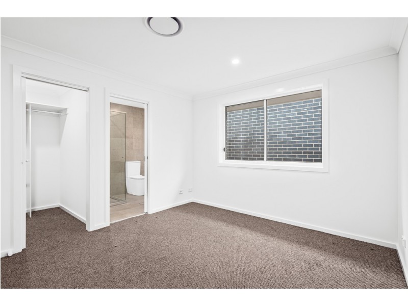 6 Coral Tree Crescent, Calderwood NSW 2527