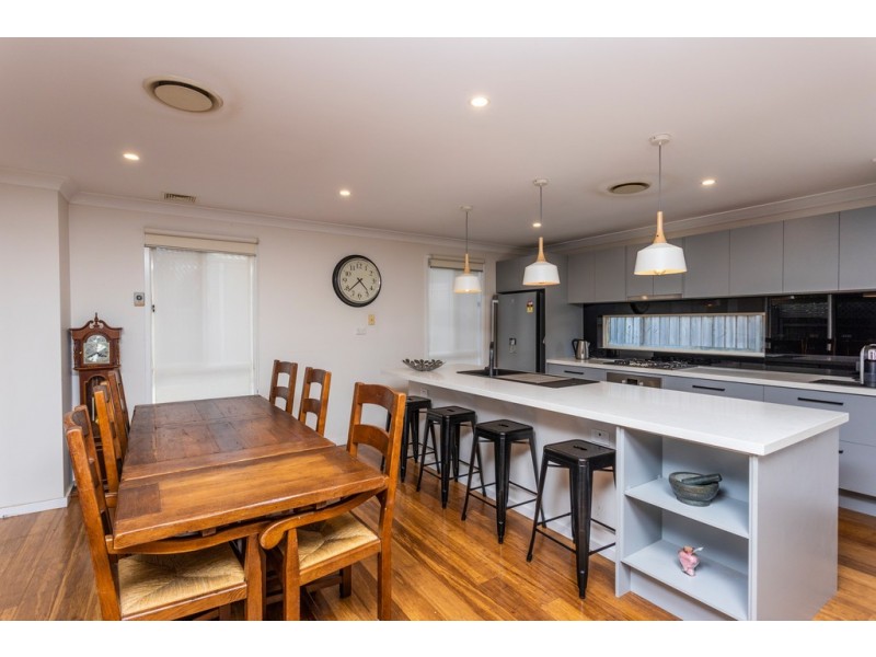 3 Bendoura Crescent, Flinders NSW 2529