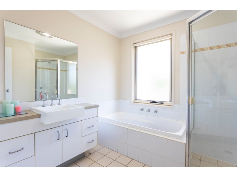 3 Bendoura Crescent, Flinders NSW 2529