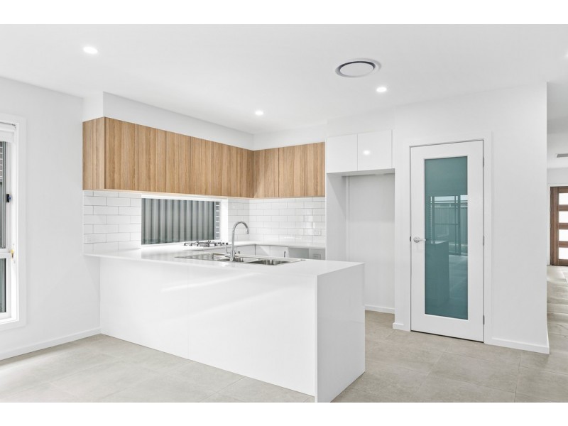 28 Farmgate Crescent, Calderwood NSW 2527