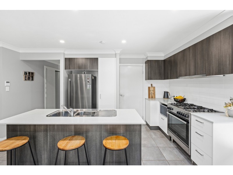 13 MEANDER DRIVE, Calderwood NSW 2527