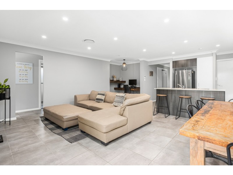 13 MEANDER DRIVE, Calderwood NSW 2527