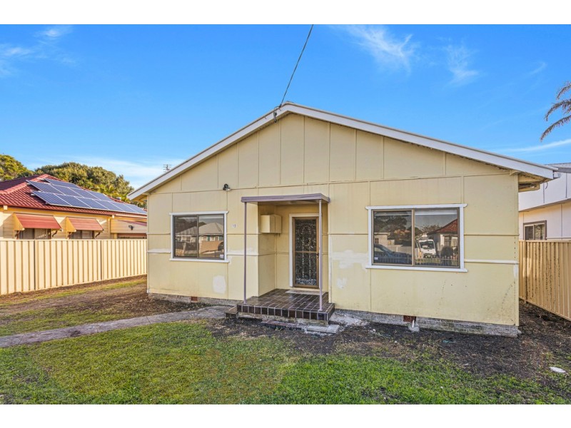 12 Terry Avenue, Warilla NSW 2528