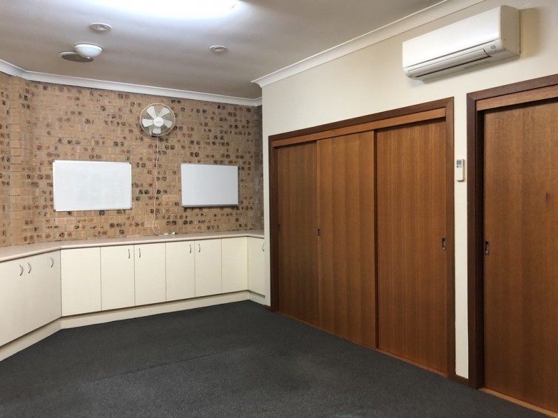 2/2 Commerce Drive, Lake Illawarra NSW 2528