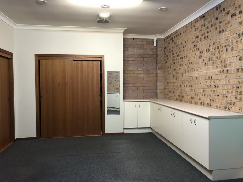 2/2 Commerce Drive, Lake Illawarra NSW 2528