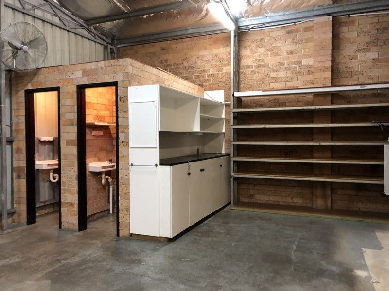 2/2 Commerce Drive, Lake Illawarra NSW 2528