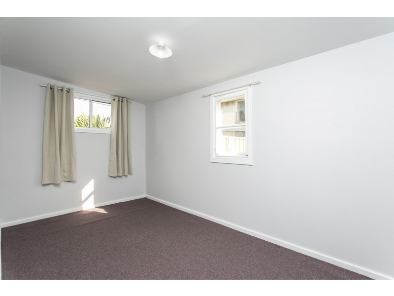 1/2 Lyne Street, Oak Flats NSW 2529