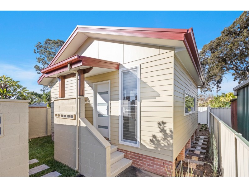 33 Leamington Road, Oak Flats NSW 2529