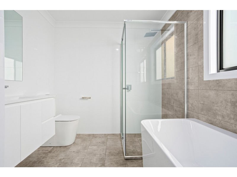 11 Skiff Place, Shell Cove NSW 2529