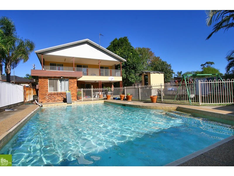 55 Devonshire Cres, Oak Flats NSW 2529