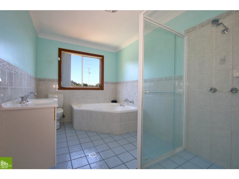 55 Devonshire Cres, Oak Flats NSW 2529