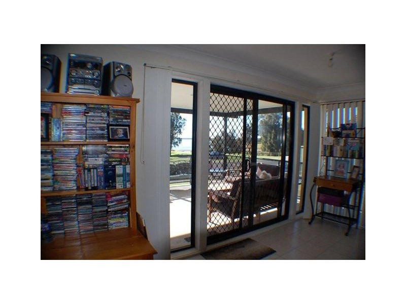 209 Reddall Pde, Mount Warrigal NSW 2528