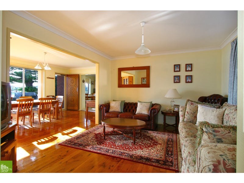 63 Horsley Rd, Oak Flats NSW 2529