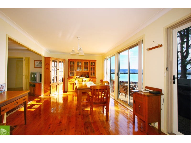 63 Horsley Rd, Oak Flats NSW 2529