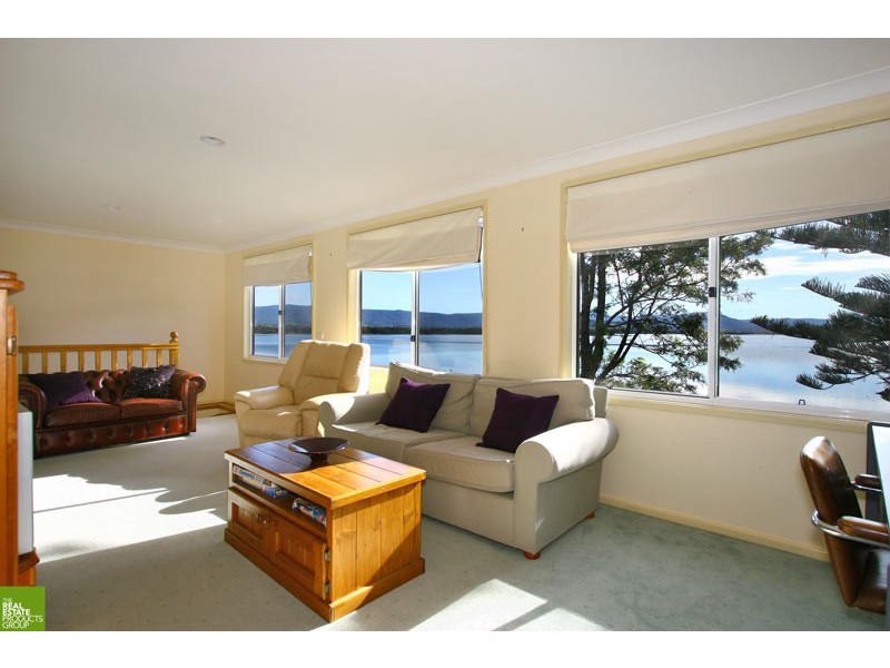 63 Horsley Rd, Oak Flats NSW 2529