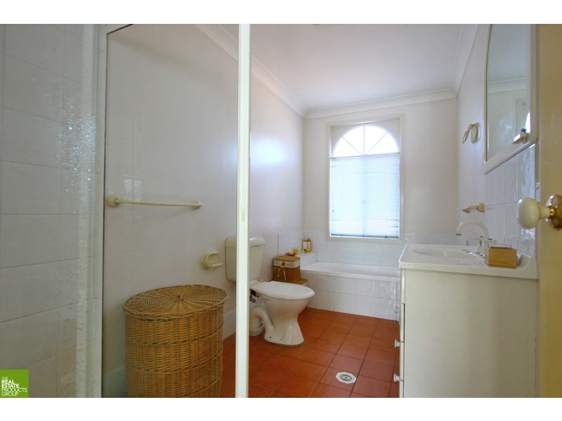 63 Horsley Rd, Oak Flats NSW 2529