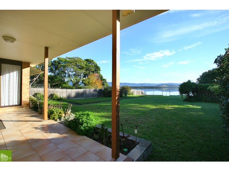 17 Newton Cres, Oak Flats NSW 2529