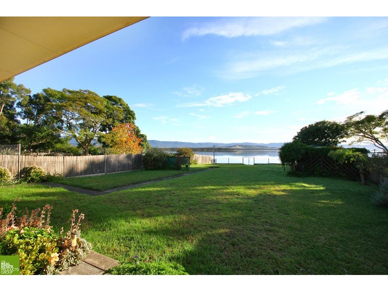 17 Newton Cres, Oak Flats NSW 2529