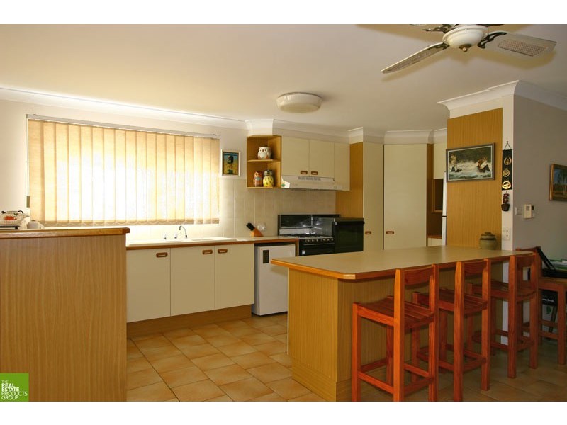 17 Newton Cres, Oak Flats NSW 2529