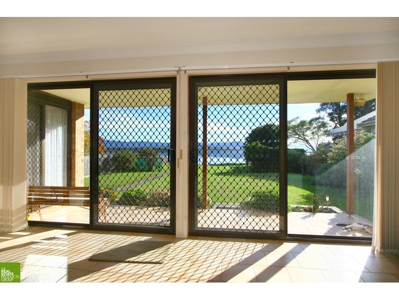 17 Newton Cres, Oak Flats NSW 2529