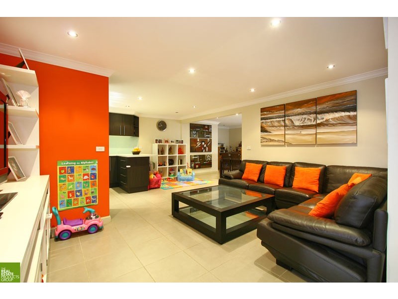 8 Hickory St, Albion Park Rail NSW 2527