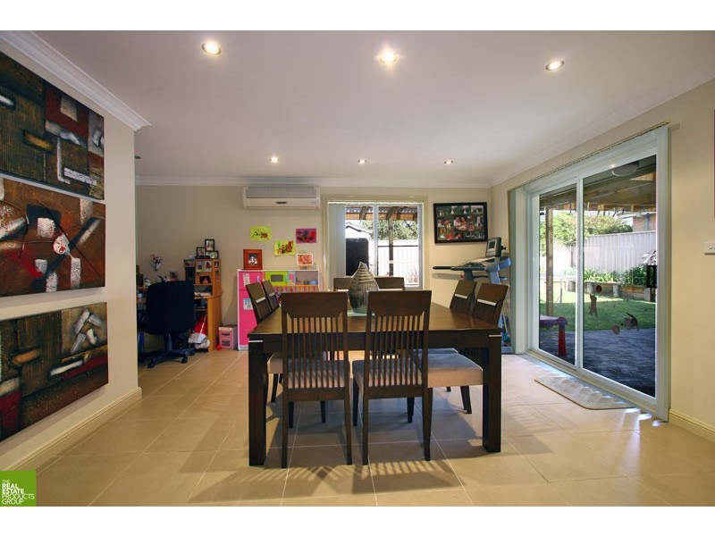8 Hickory St, Albion Park Rail NSW 2527