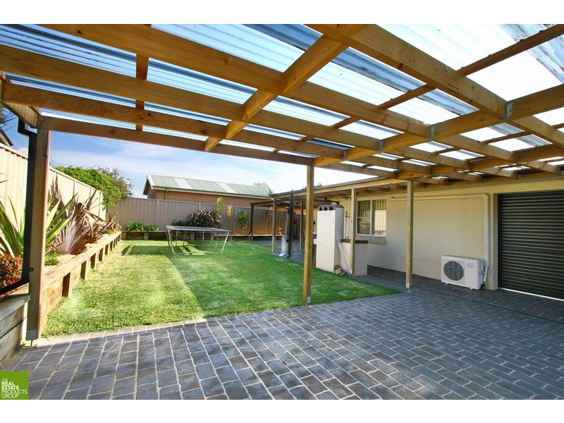8 Hickory St, Albion Park Rail NSW 2527