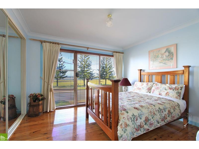 19 Reddall Parade, Lake Illawarra NSW 2528