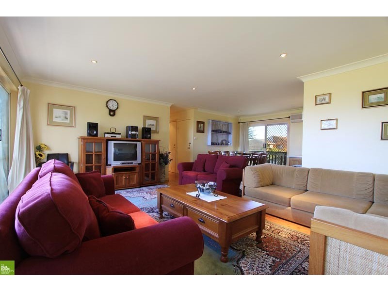 19 Reddall Parade, Lake Illawarra NSW 2528