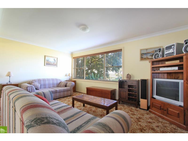 19 Reddall Parade, Lake Illawarra NSW 2528